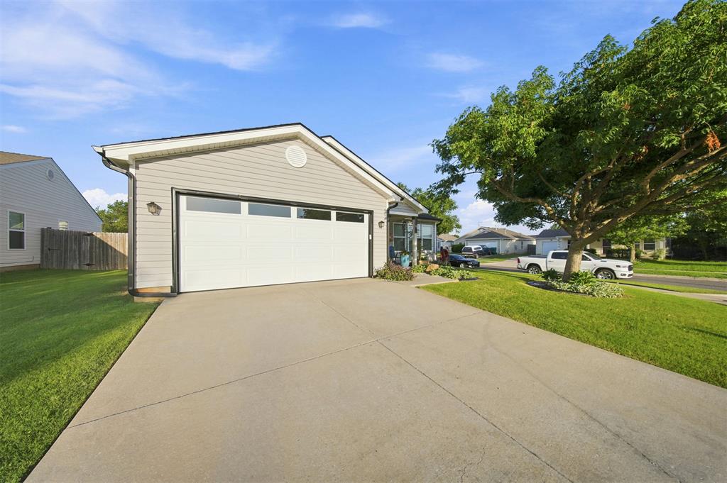 1241191 Property Photo 2
