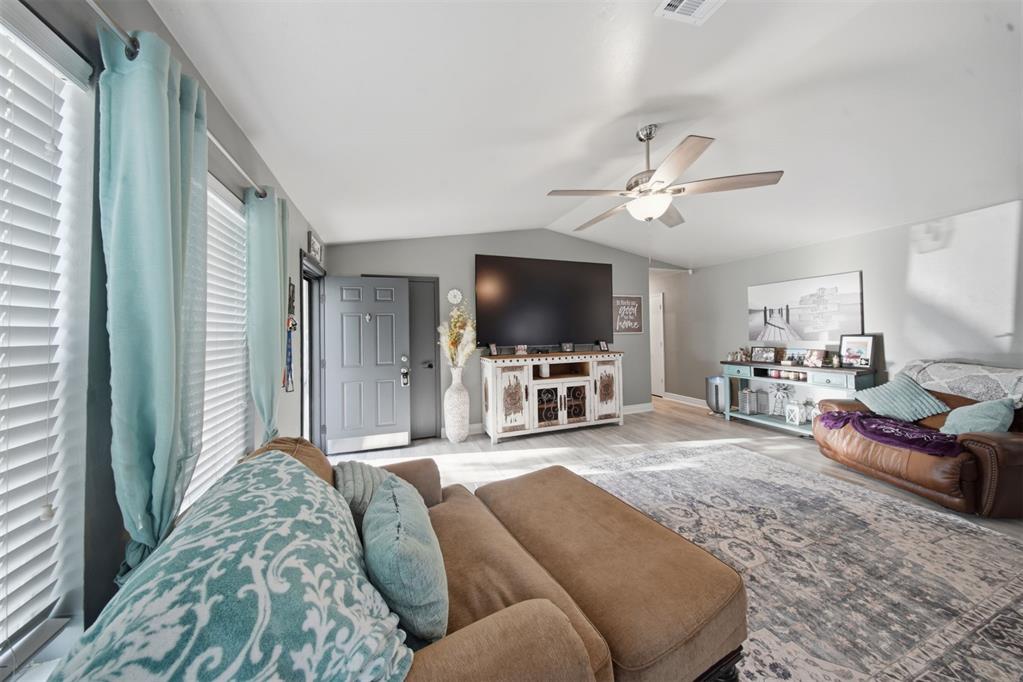 1241191 Property Photo 5