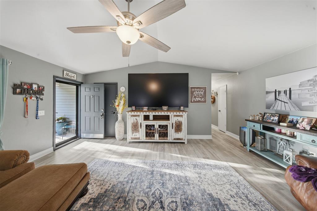 1241191 Property Photo 6