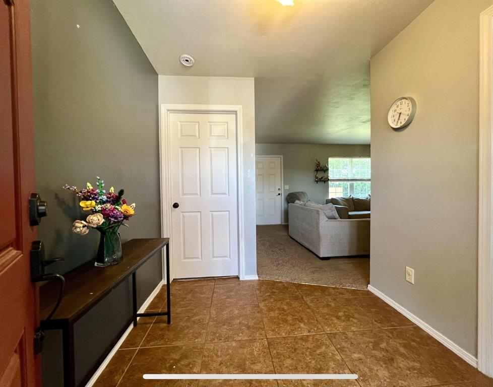 717 Ne 85th Street Property Photo 6