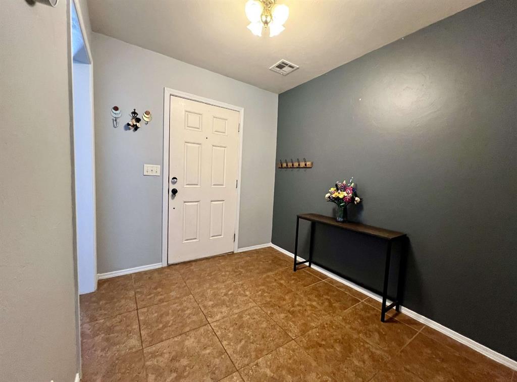 717 Ne 85th Street Property Photo 8