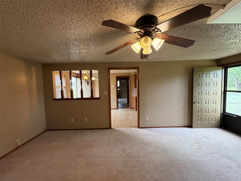 218 Quail Hollow Drive Property Photo 6