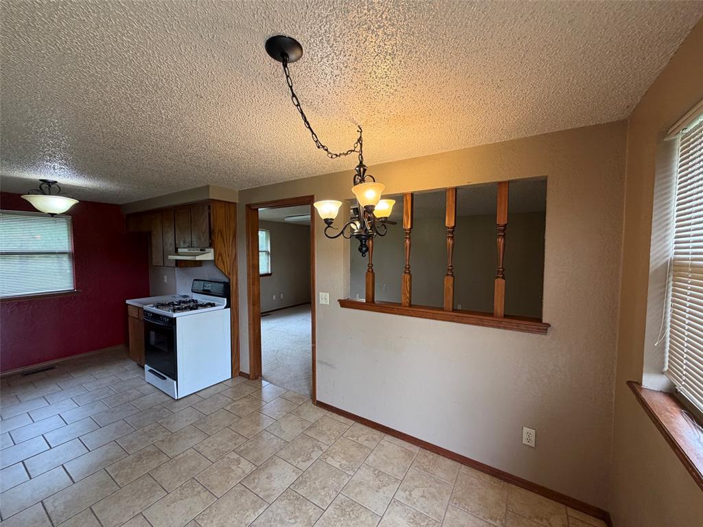 218 Quail Hollow Drive Property Photo 8