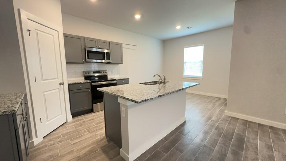 16841 Jigsaw Junction Property Photo 2