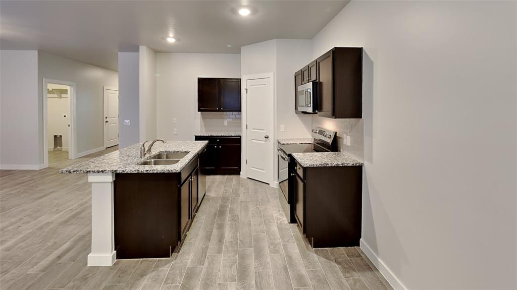 16841 Jigsaw Junction Property Photo 9