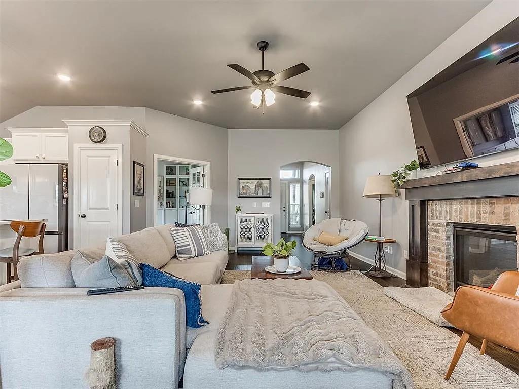 3051 Wister Road Property Photo 8