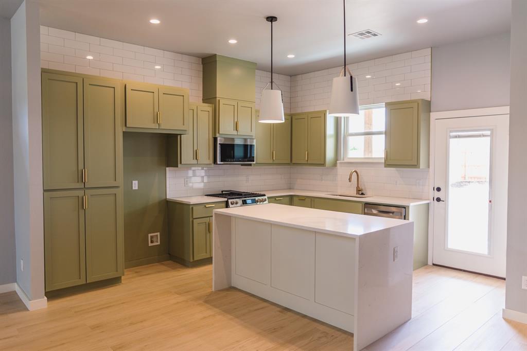 1241246 Property Photo 4