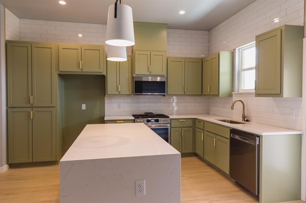 1241246 Property Photo 5