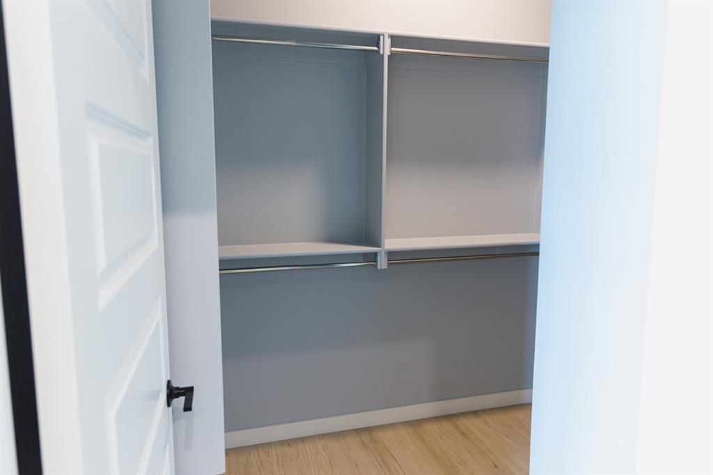 1241246 Property Photo 11