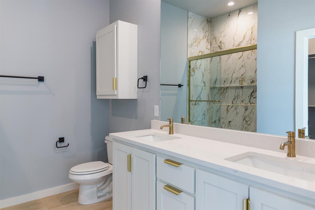1241246 Property Photo 13