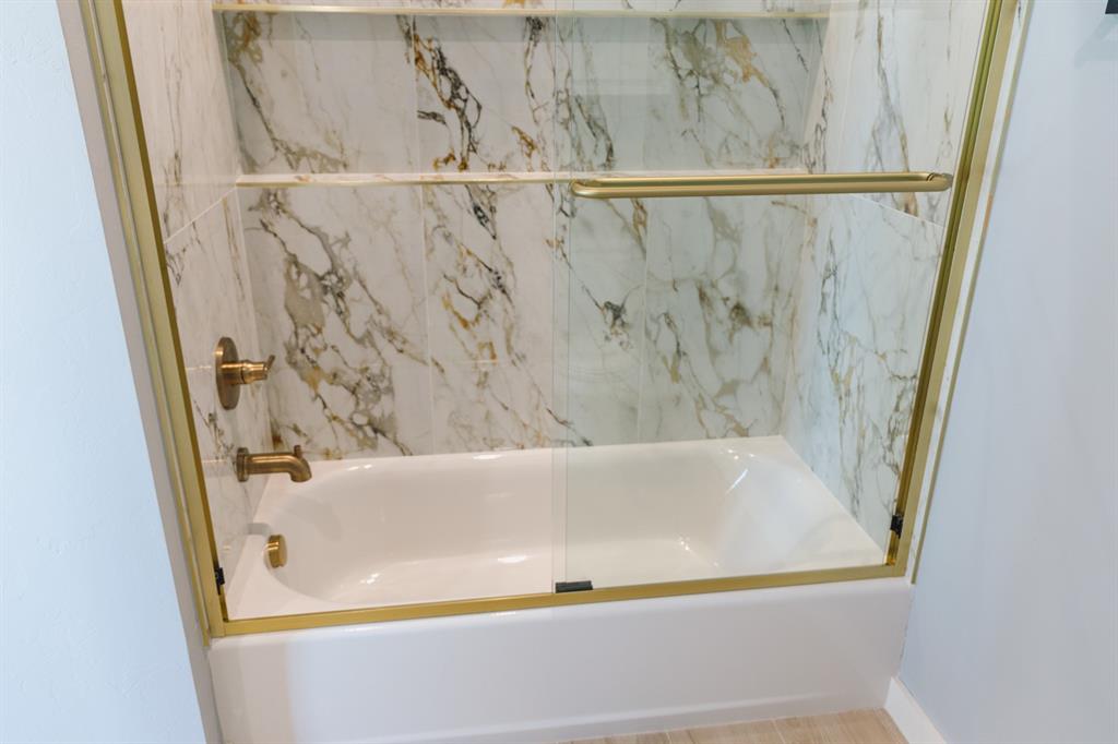 1241246 Property Photo 14