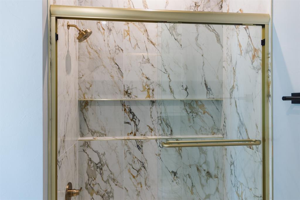 1241246 Property Photo 15