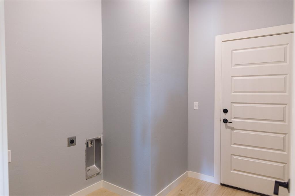 1241246 Property Photo 17