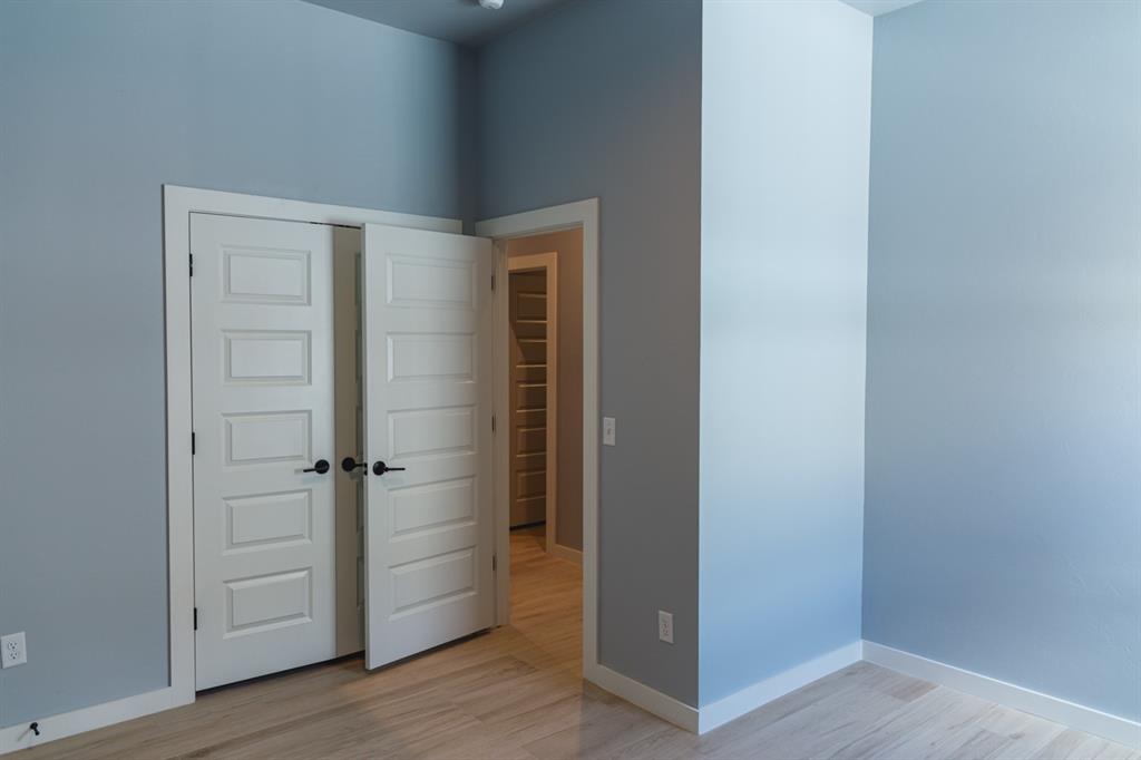 1241246 Property Photo 22