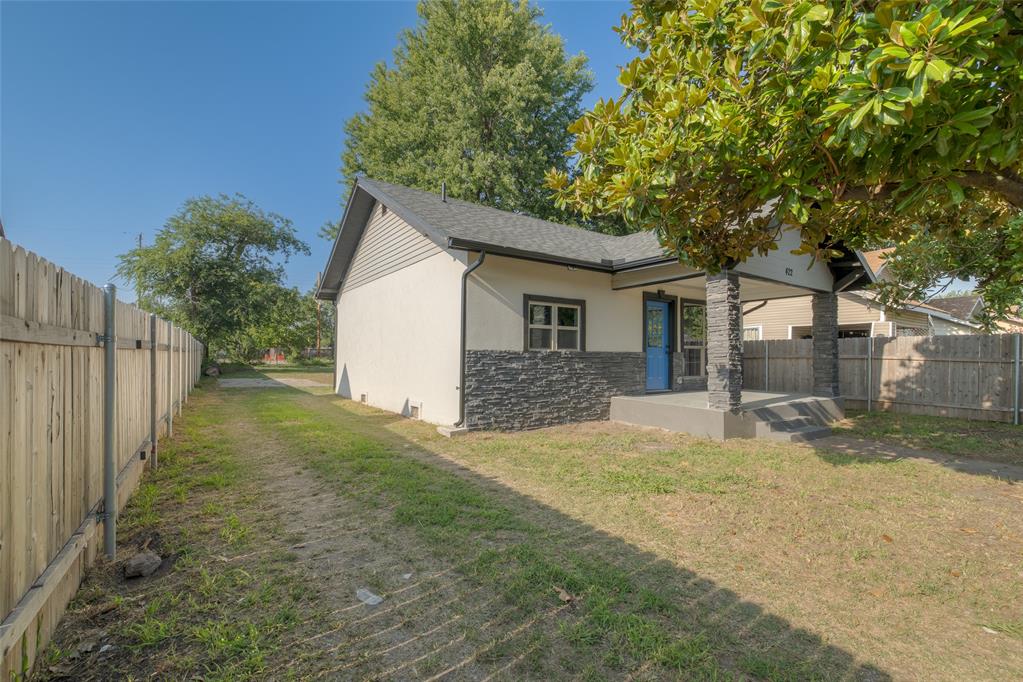 422 Se 17th Street Property Photo 4