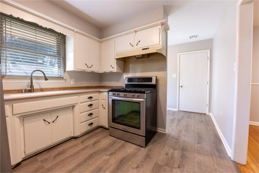 2505 Robin Road Property Photo 8