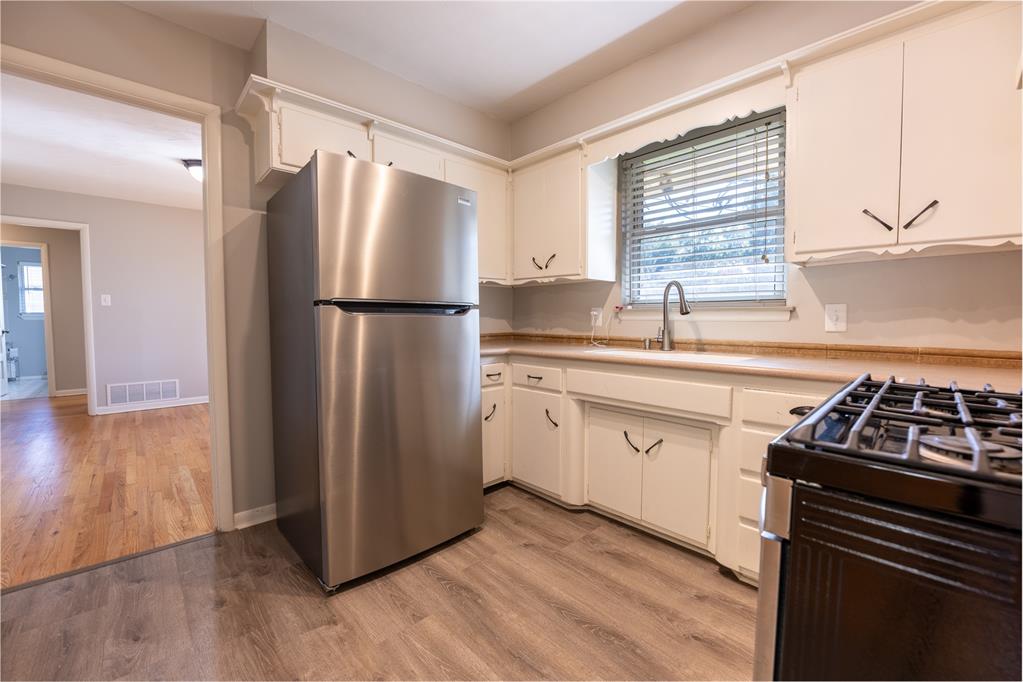 2505 Robin Road Property Photo 9