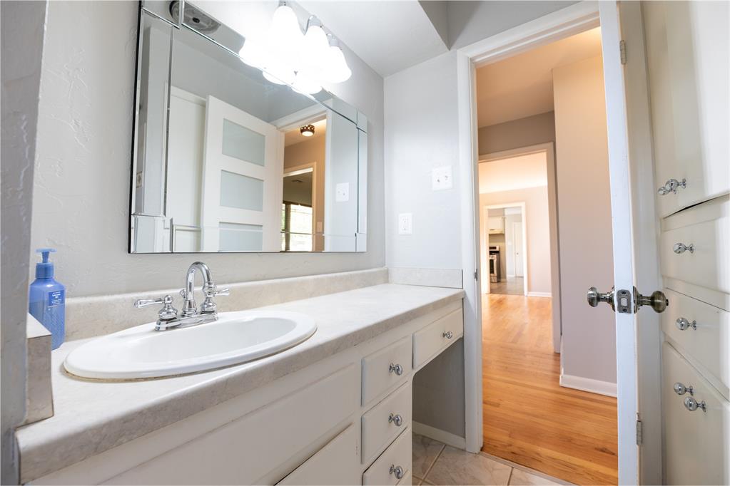 2505 Robin Road Property Photo 14