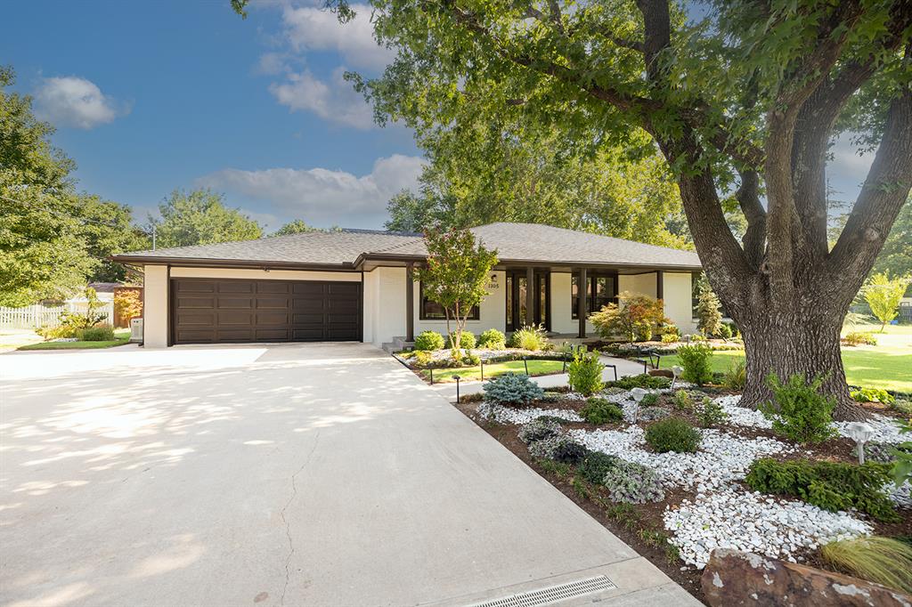 1305 E Lawrence Street Property Photo 5