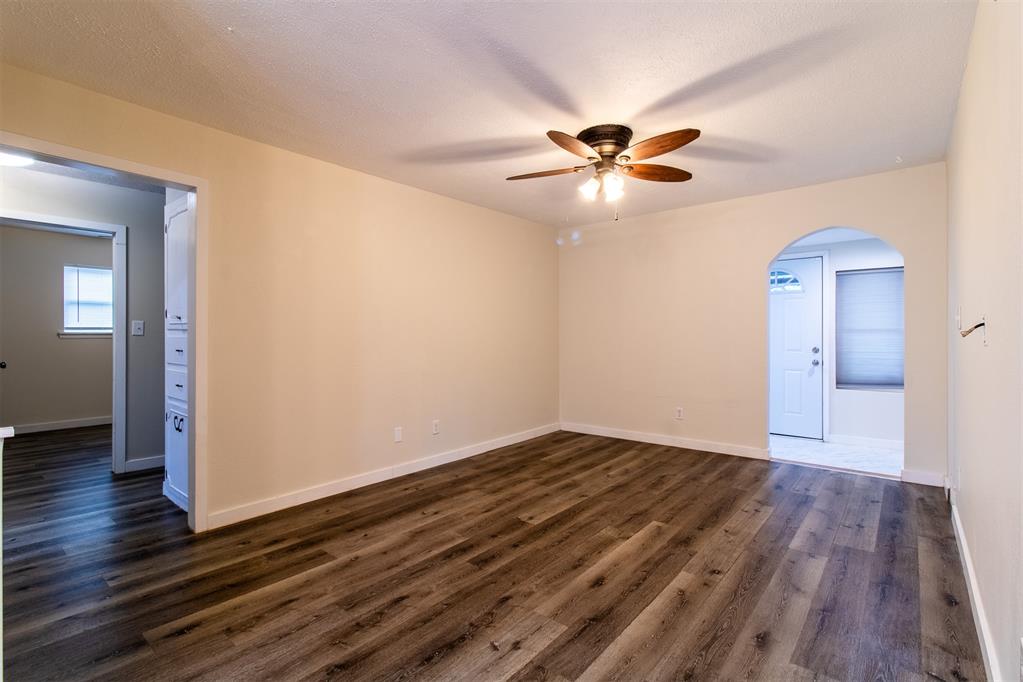 813 W Rulane Drive Property Photo 23