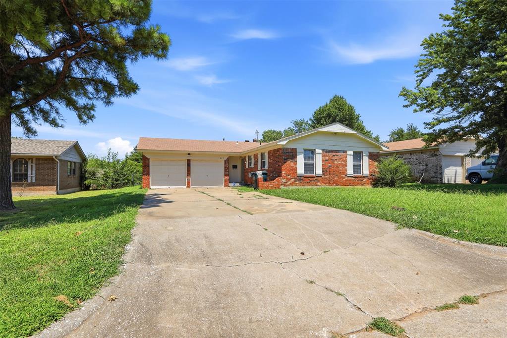 227 W Campbell Drive Property Photo 1