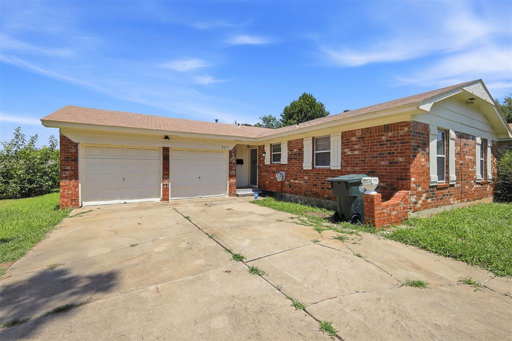 227 W Campbell Drive Property Photo 2