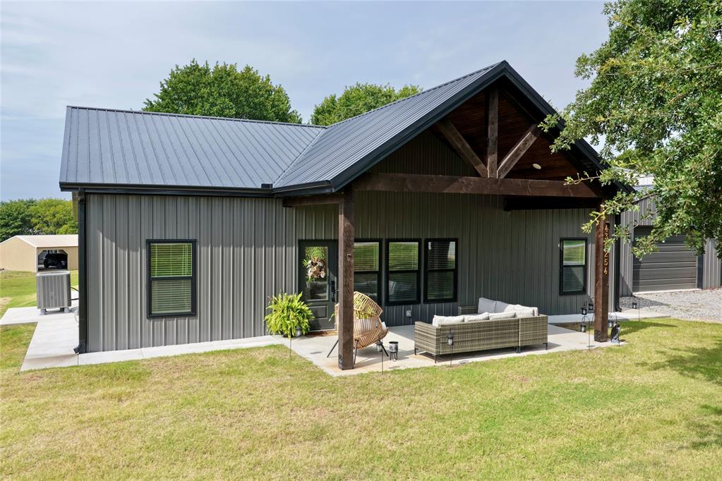 430254 E 1146 Road Property Photo 6