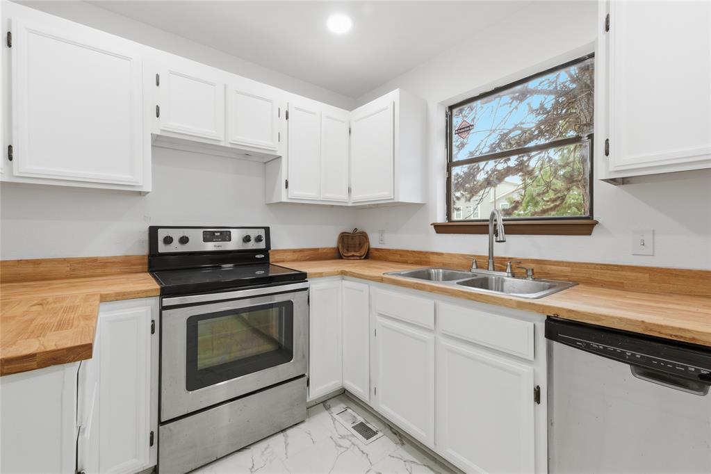 6031 Nw 53rd Street Property Photo 5