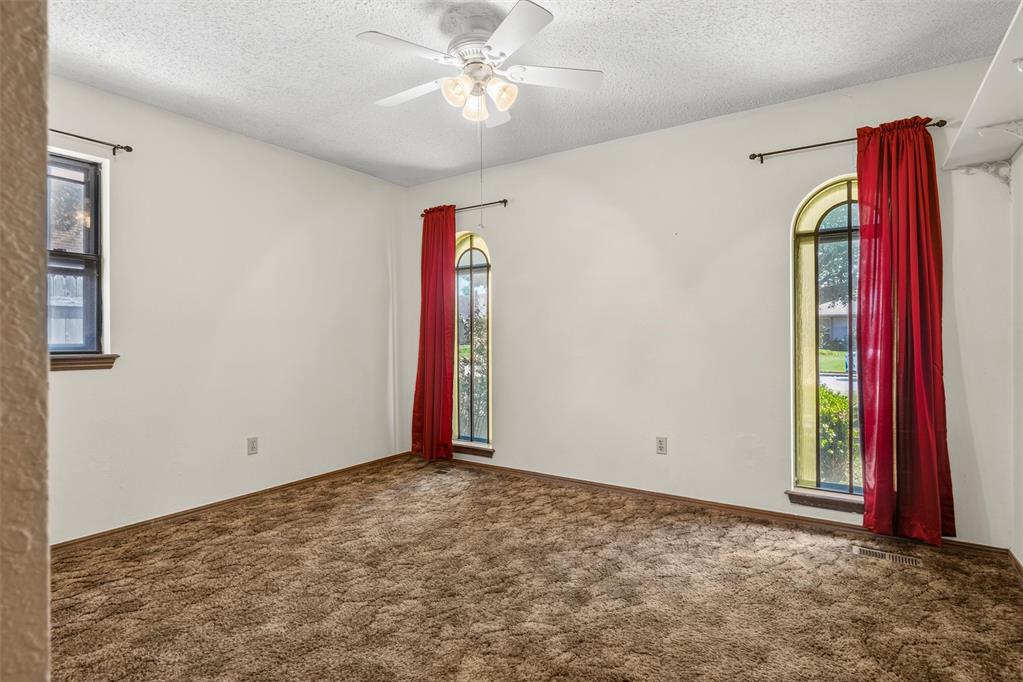 25 Corona Drive Property Photo 12
