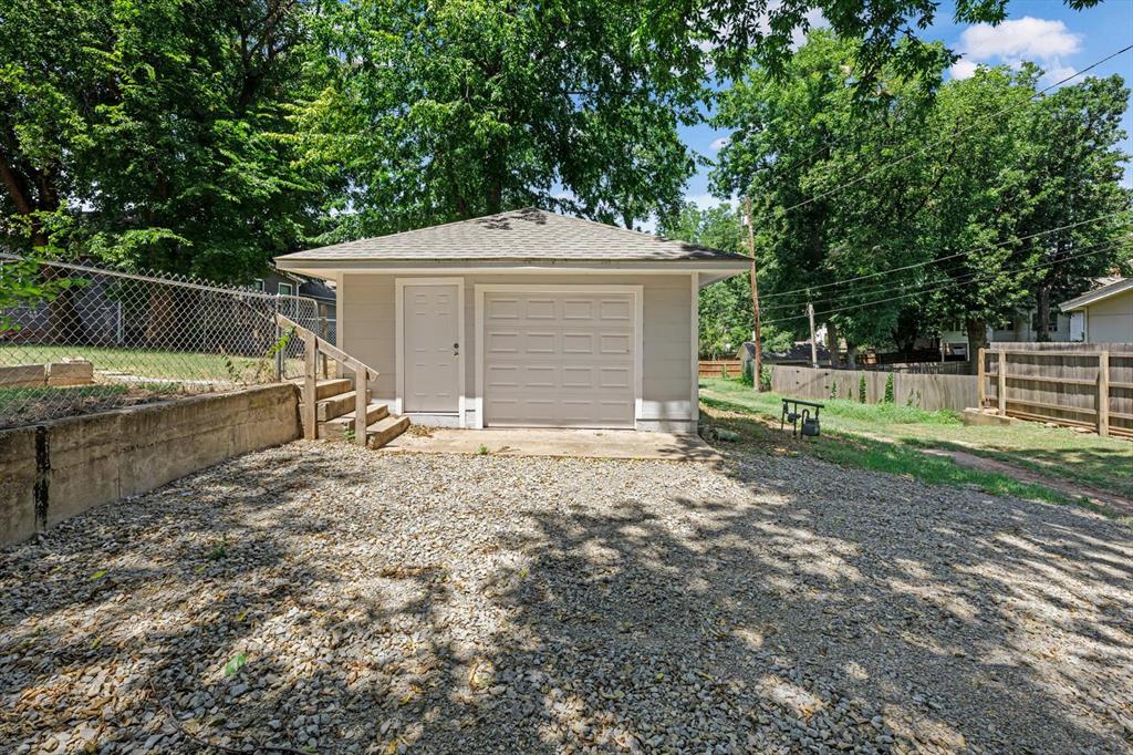 410 N Division Street Property Photo 47