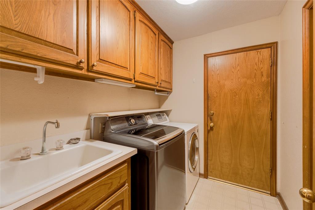 3333 Everett Drive Property Photo 28