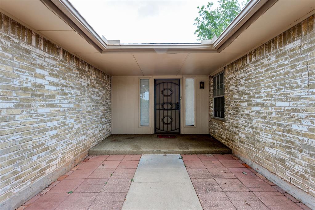 908 S Meadow Lane Property Photo 4