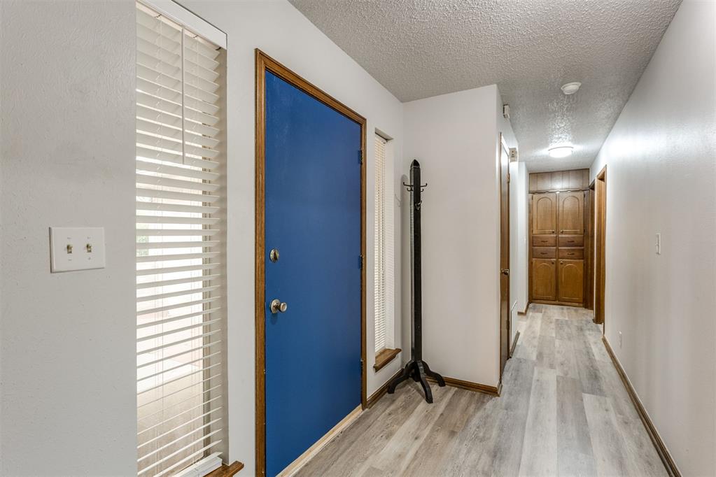 908 S Meadow Lane Property Photo 5
