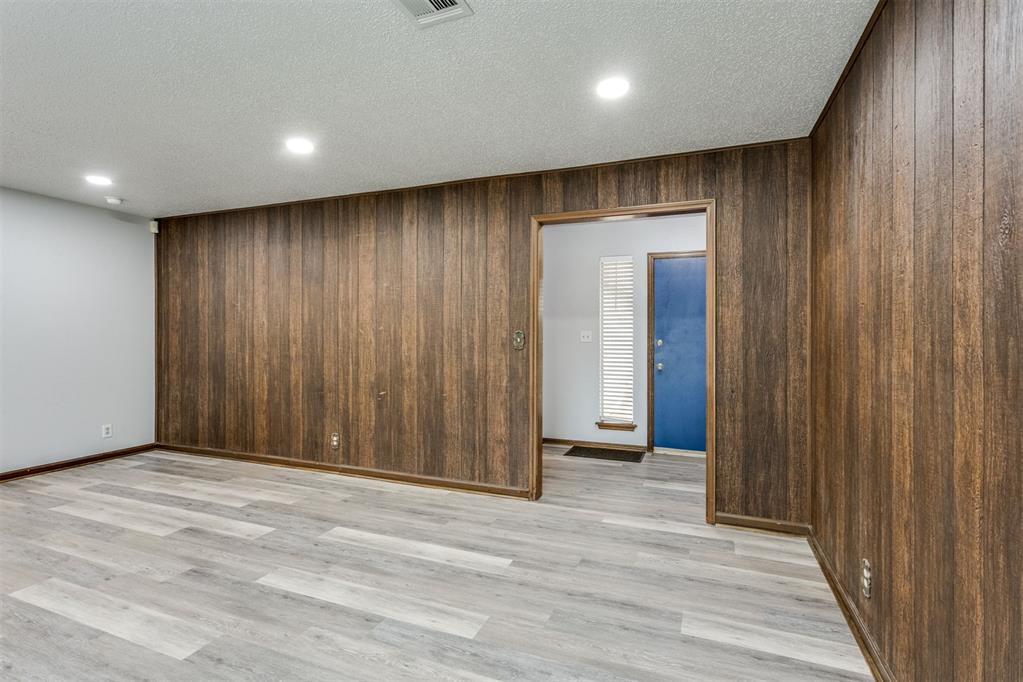 908 S Meadow Lane Property Photo 11