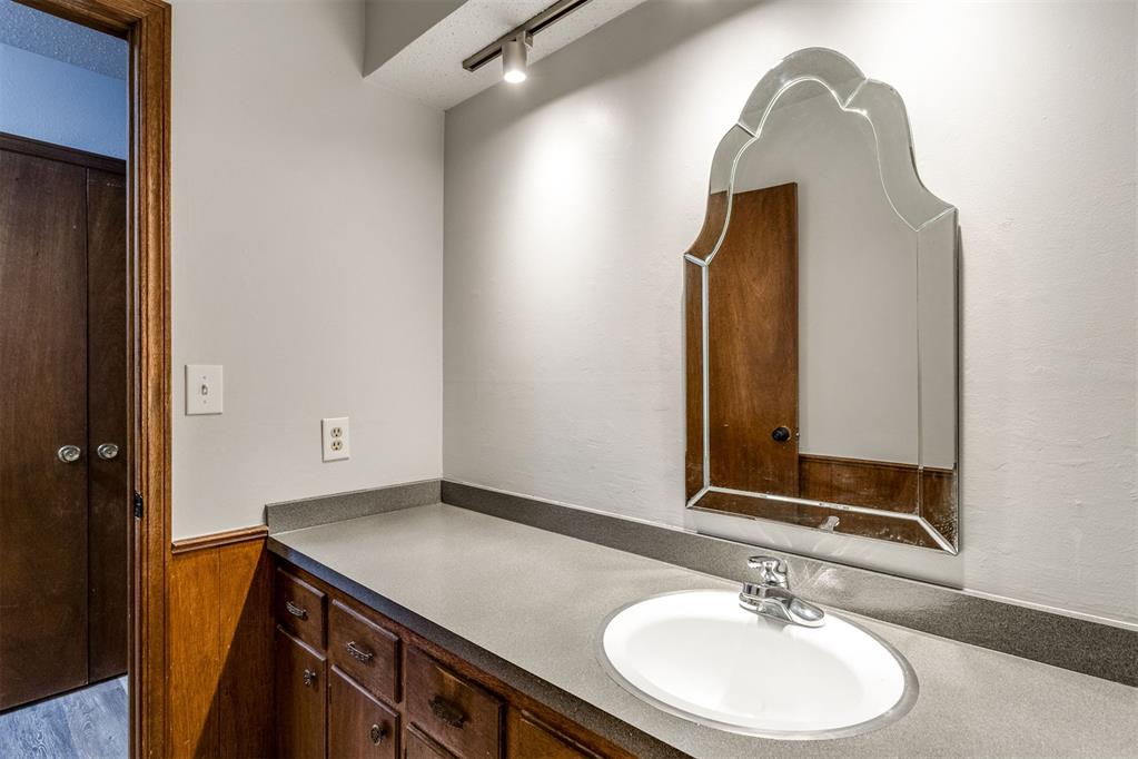 908 S Meadow Lane Property Photo 34