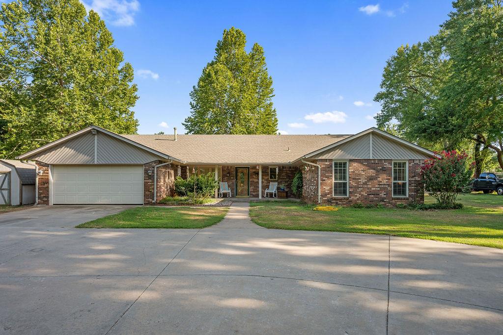 2341 Squirrel Road Property Photo 1
