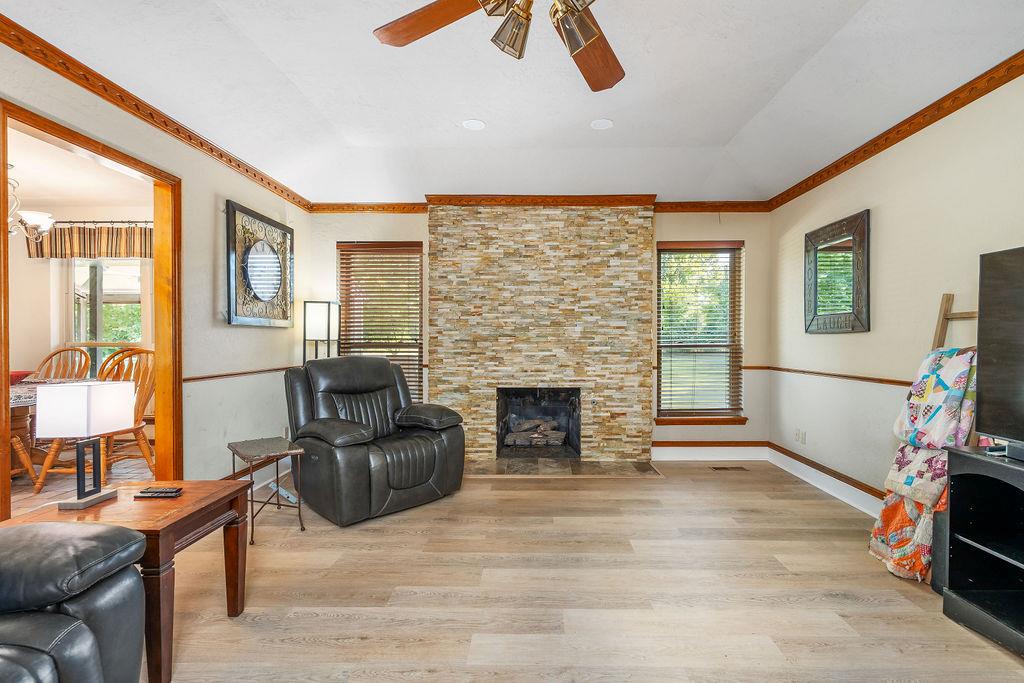 2341 Squirrel Road Property Photo 5