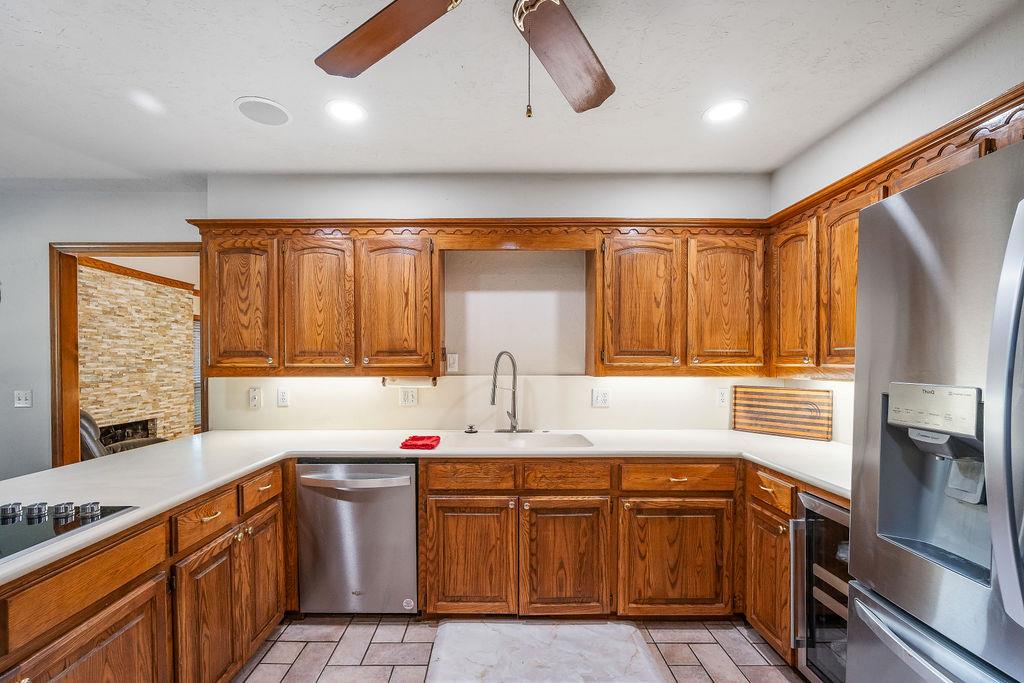 2341 Squirrel Road Property Photo 12