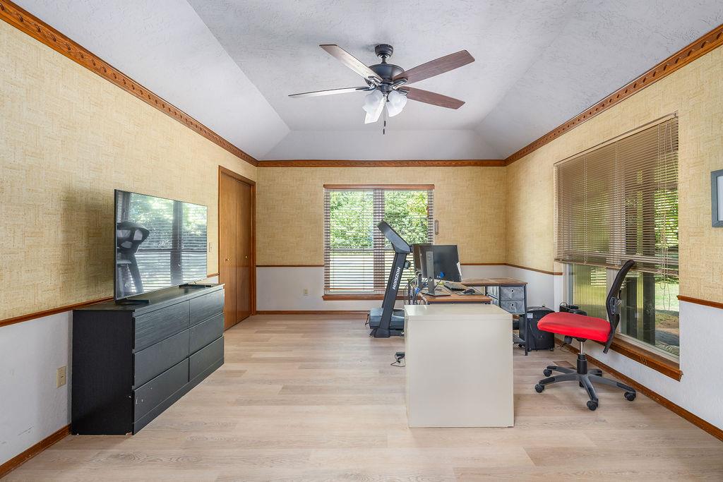 2341 Squirrel Road Property Photo 14