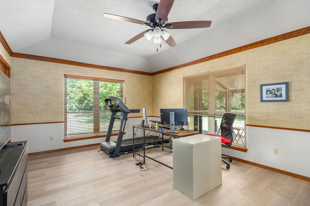 2341 Squirrel Road Property Photo 15