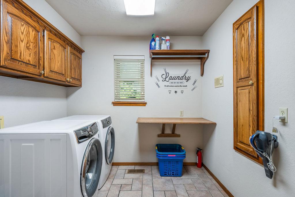 2341 Squirrel Road Property Photo 18