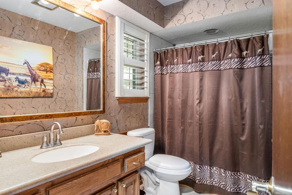 2341 Squirrel Road Property Photo 21