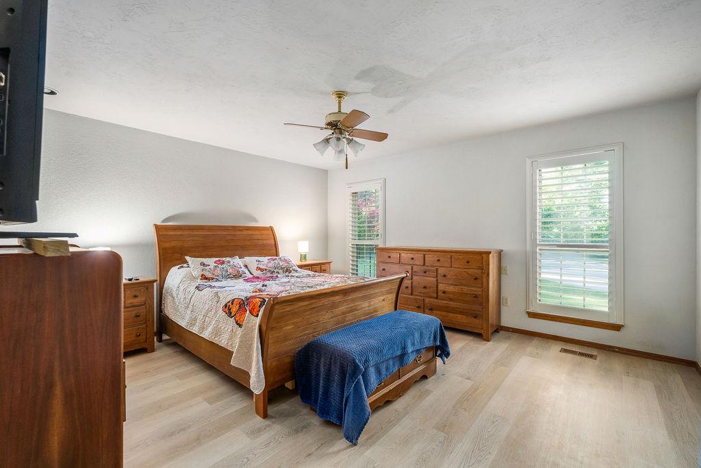 2341 Squirrel Road Property Photo 23