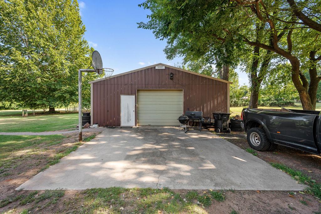 2341 Squirrel Road Property Photo 44