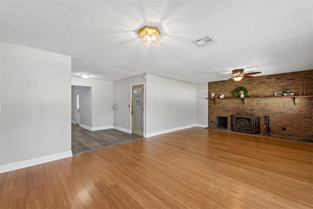 811 2nd Street Property Photo 7