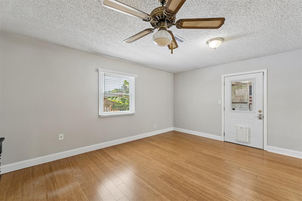 811 2nd Street Property Photo 19