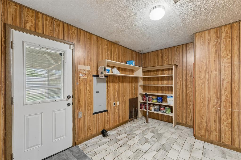 811 2nd Street Property Photo 37