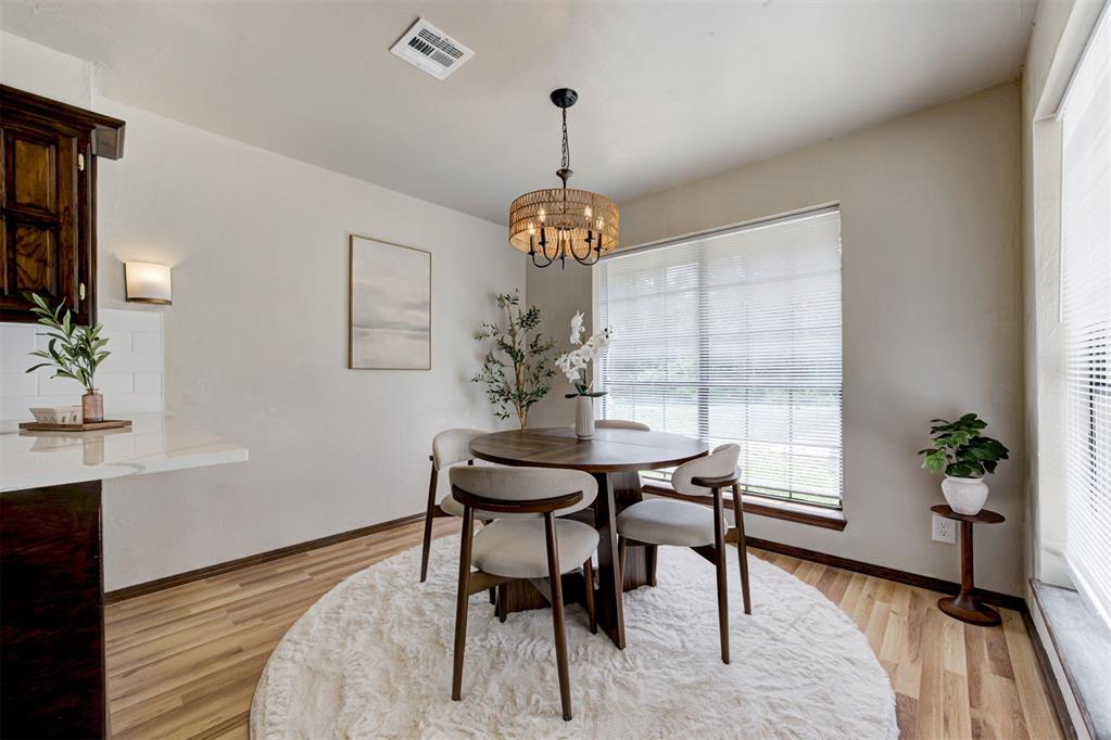 1002 S Pine Street Property Photo 9
