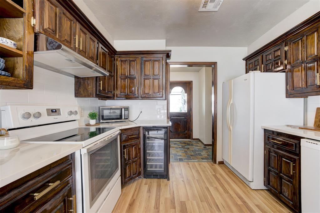1002 S Pine Street Property Photo 13