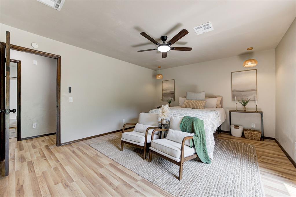 1002 S Pine Street Property Photo 19